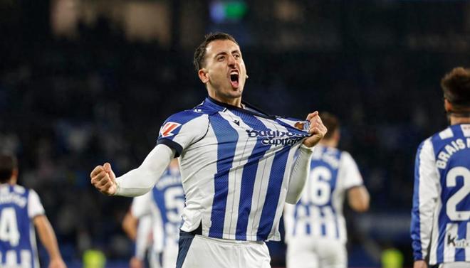 关于韩国鏖战加拿大，阿尔瓦雷斯完成帽子戏法的信息