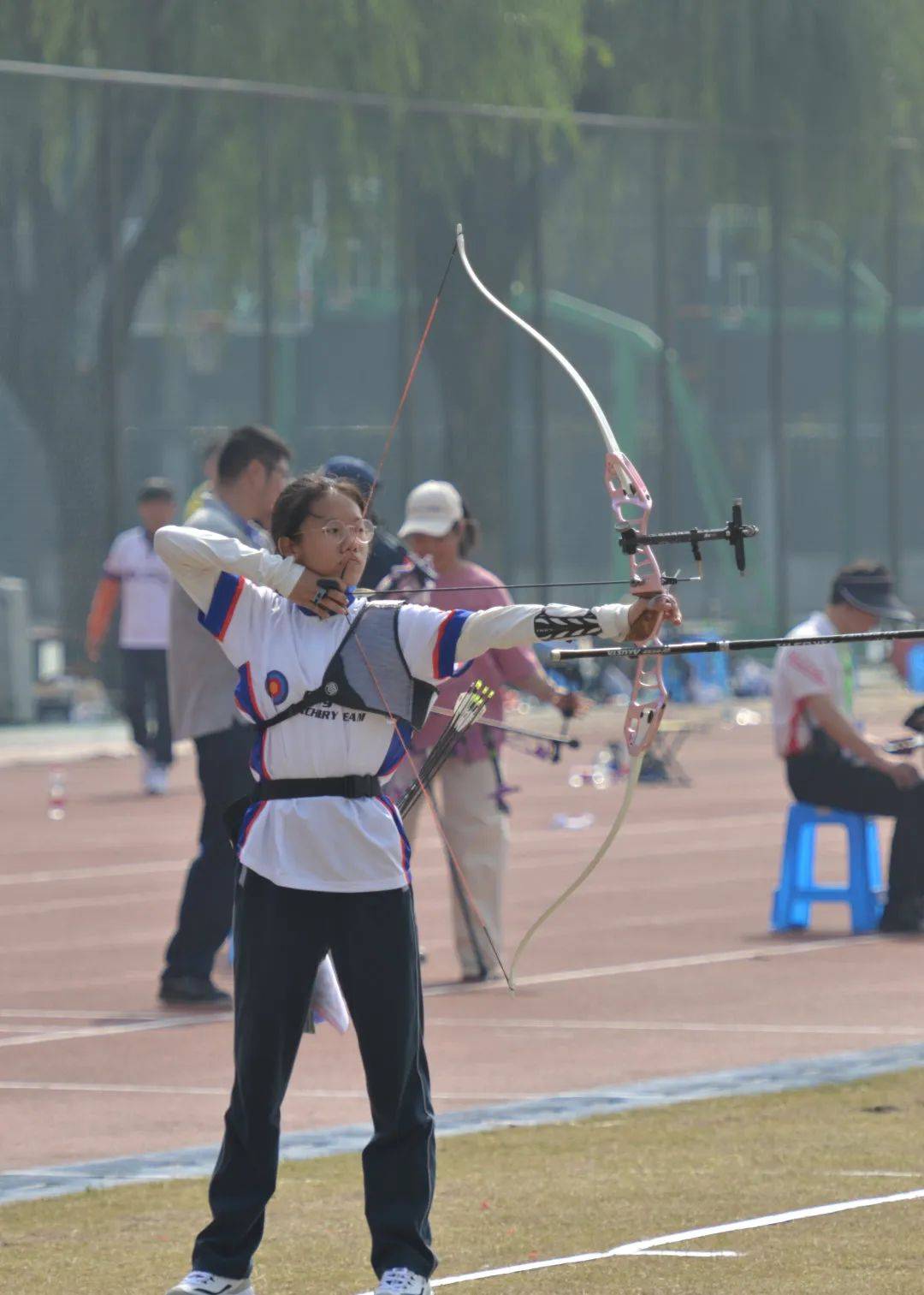 韩国射箭选手连续两轮击败对手