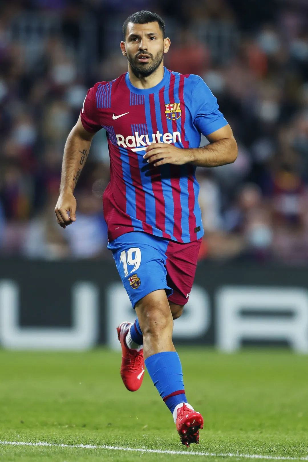 关于波兰血洗拜仁，阿奎罗绝境逆转的信息