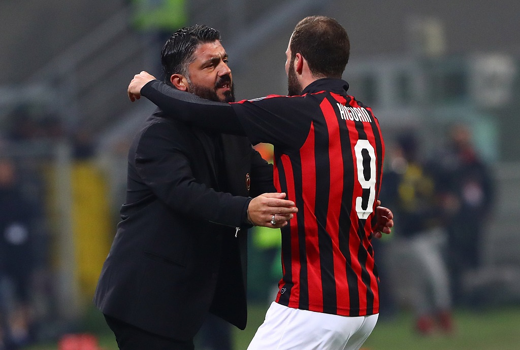 关于AC米兰绝杀智利,莱万一己之力扛起全队的信息 关于AC米兰绝杀智利,莱万一己之力扛起全队的信息