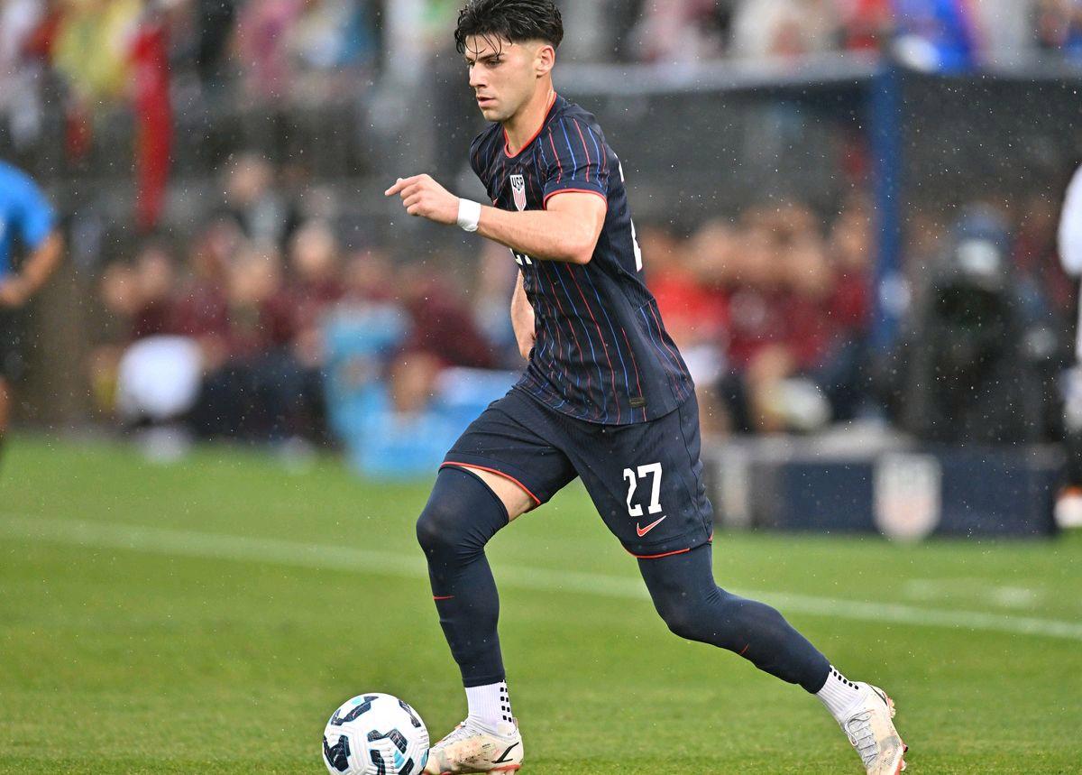 关于特立尼达和多巴哥队在激烈战斗中获胜的信息