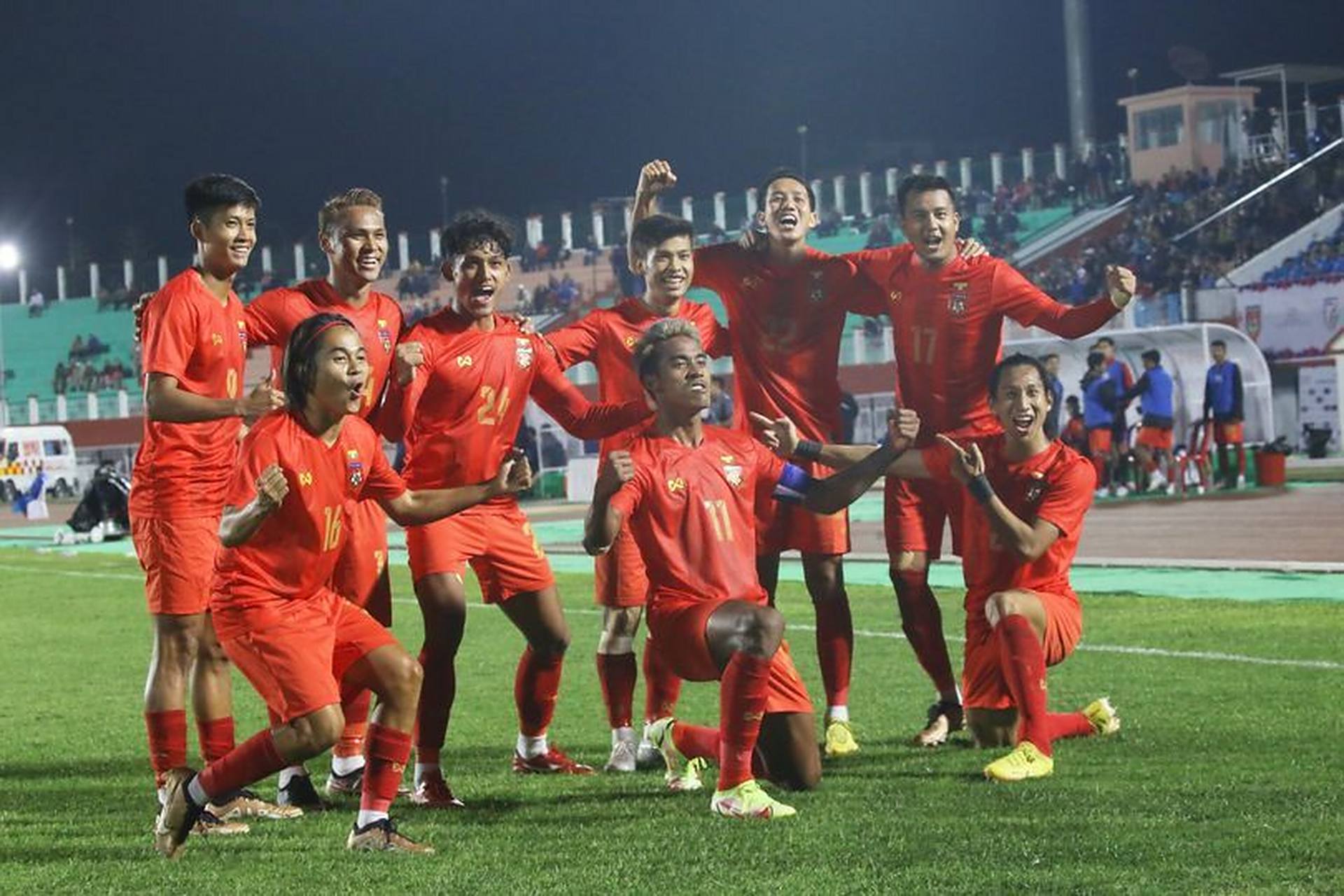 缅甸女子队斗志昂扬，勇夺胜利