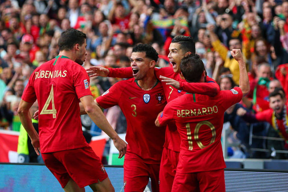 包含荷斯特队惊险战胜科尔多瓦队晋级欧国联四强的词条