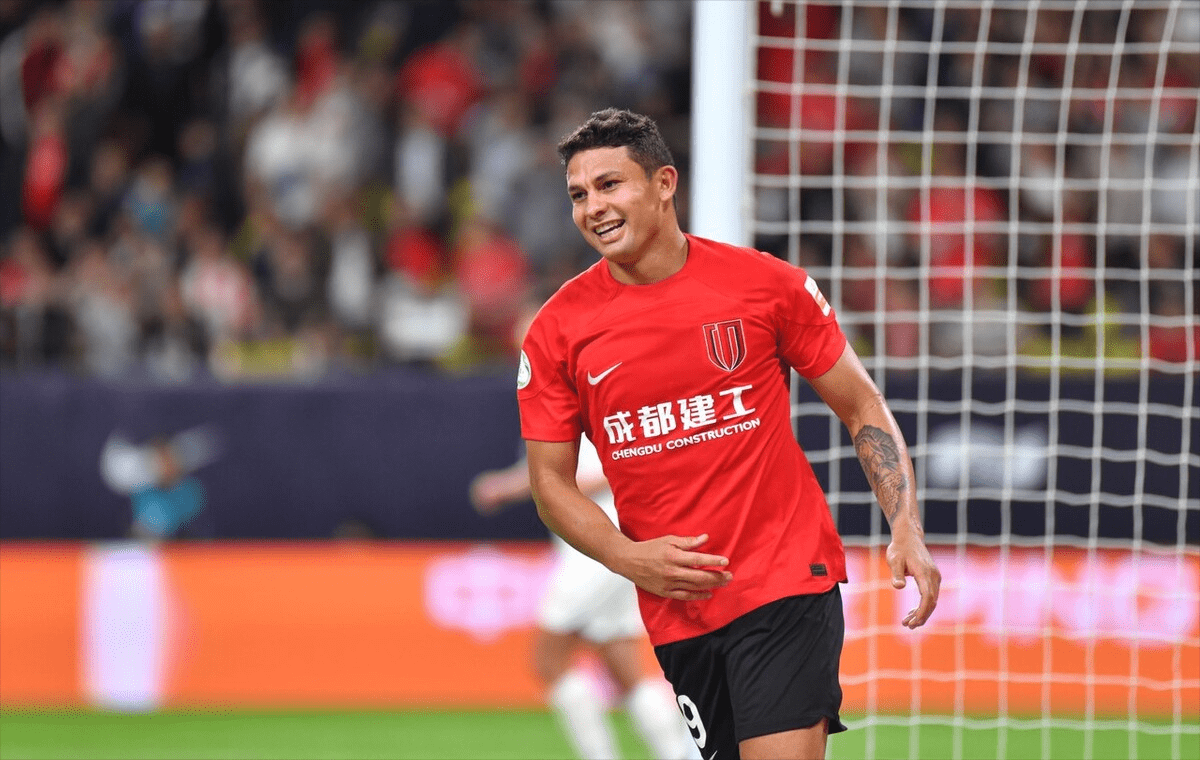 瓦朗谢纳球员表现优异，球队积分榜上升