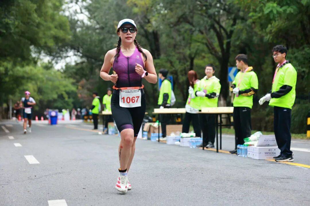 铁人三项女子团体决赛激烈角逐中国选手包揽的简单介绍