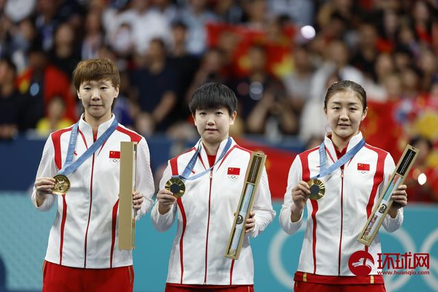 荷兰乒乓球队获得团体赛金牌