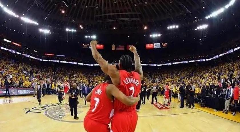 包含猛龙主场凯旋，伦纳德带领全队逆转击败对手的词条