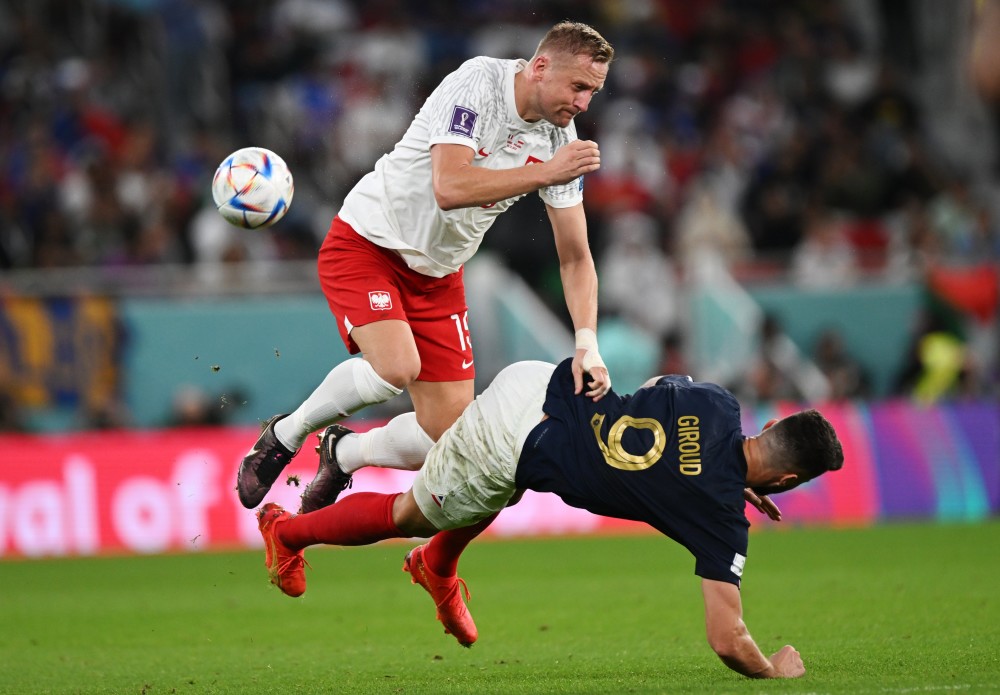 包含法国乒乓球队血洗波兰乒乓球队，波尔关键制胜的词条