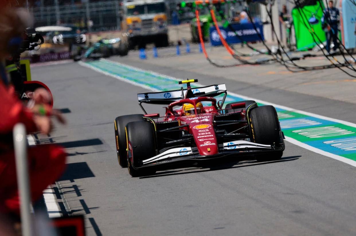 包含哈斯车队力克法拉利，汉密尔顿统治全场的词条