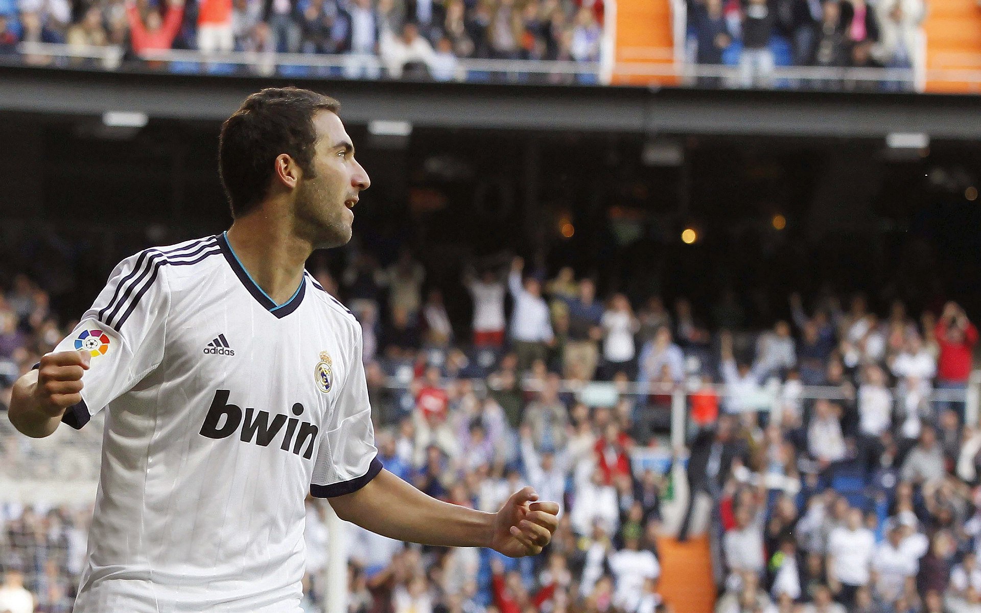 范戴克用实力证明自己，葡萄牙掀翻马里—足球世界里的个人英雄与团队逆袭